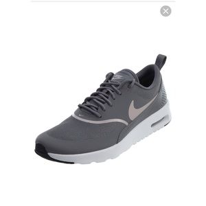 Women’s Nike Air Max Thea New size 9.5